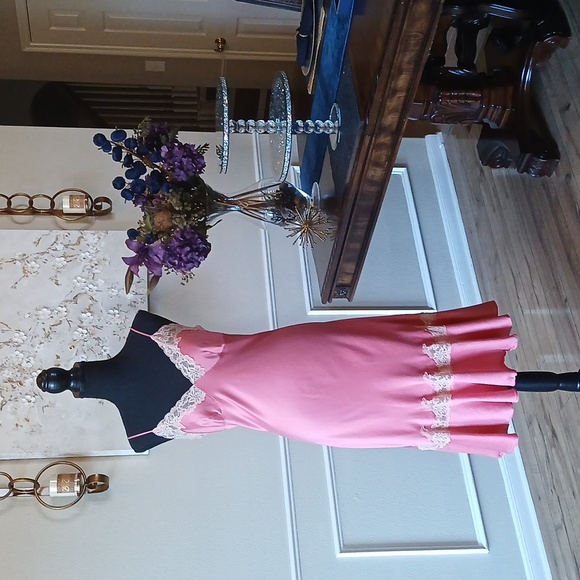 Victoria's Secret Silk Pink Ruffle Hem Nightgown Slip. Size L - Picture 10 of 17